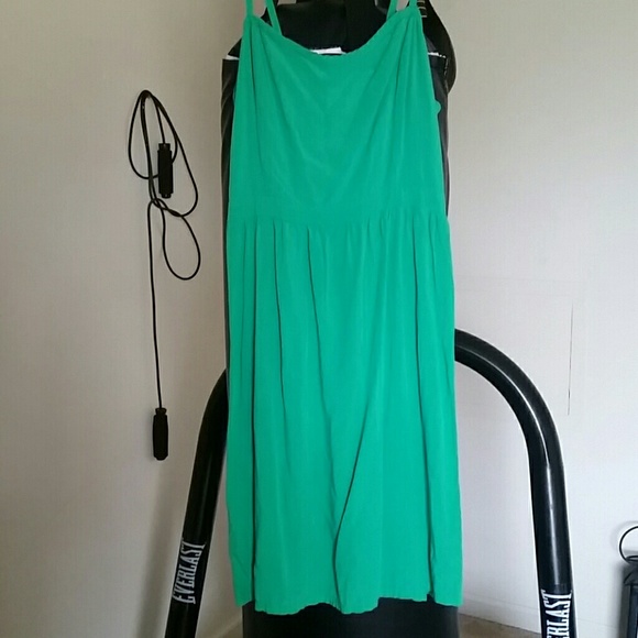 <<Old Navy adorable green sundress>> - Picture 4 of 6